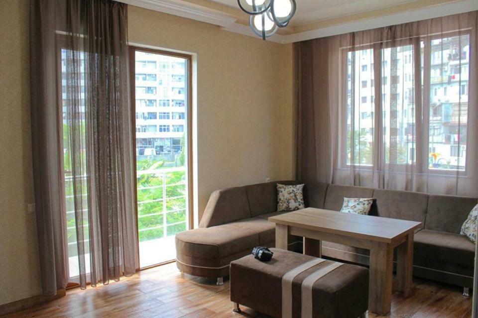 Apartments Batumi Luaran gambar